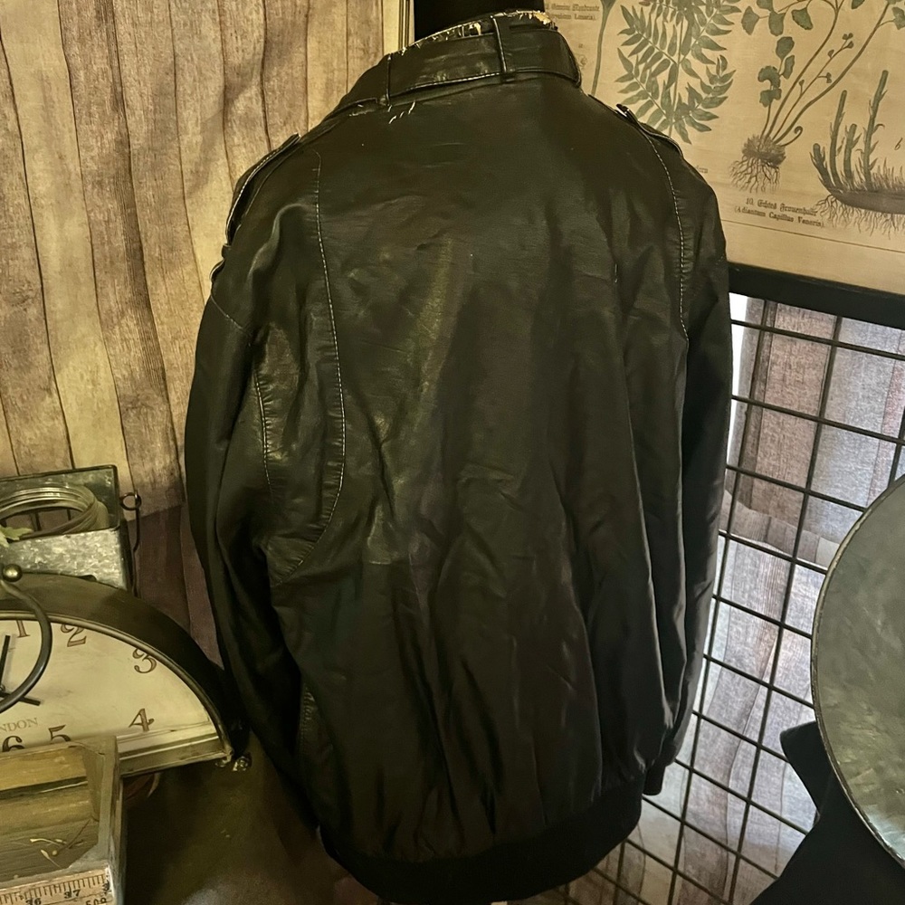 EUC Vintage Black Faux Leather Members Only Bomber Jacket Size XL - Picture 2 of 6